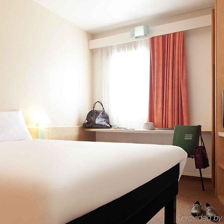ไอบิส บอร์โด แอโรปอร์ Hotel เมรินแญค ภายนอก รูปภาพ