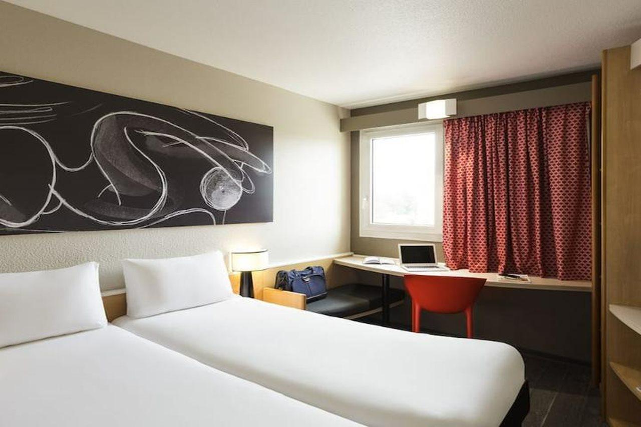 ไอบิส บอร์โด แอโรปอร์ Hotel เมรินแญค ภายนอก รูปภาพ