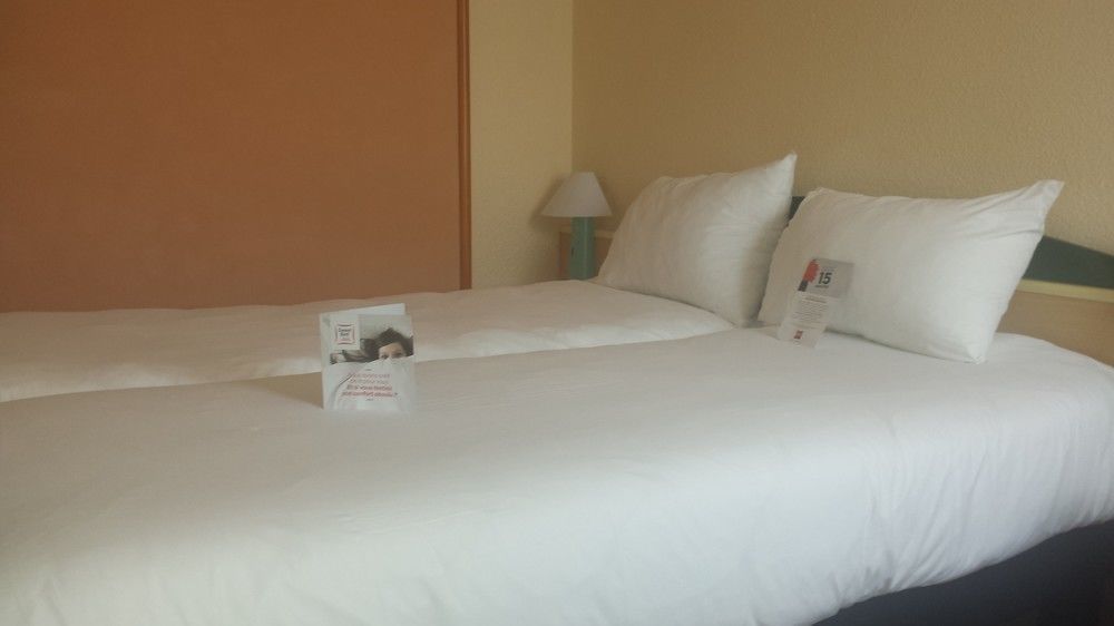 ไอบิส บอร์โด แอโรปอร์ Hotel เมรินแญค ภายนอก รูปภาพ